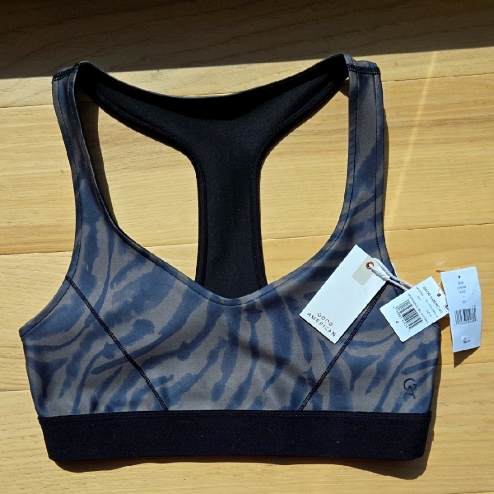 NWT. Good American Women's Black and Dark Green REVERSIBLE Sports Bra